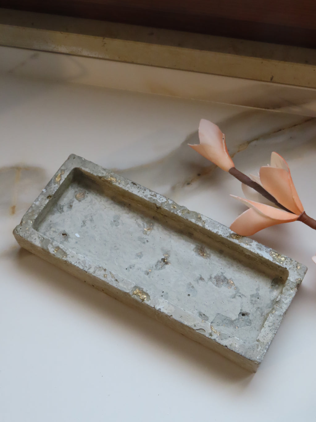 Concrete Soap Bottle Tray, Home Decor, Modern Decoration, Centerpiece